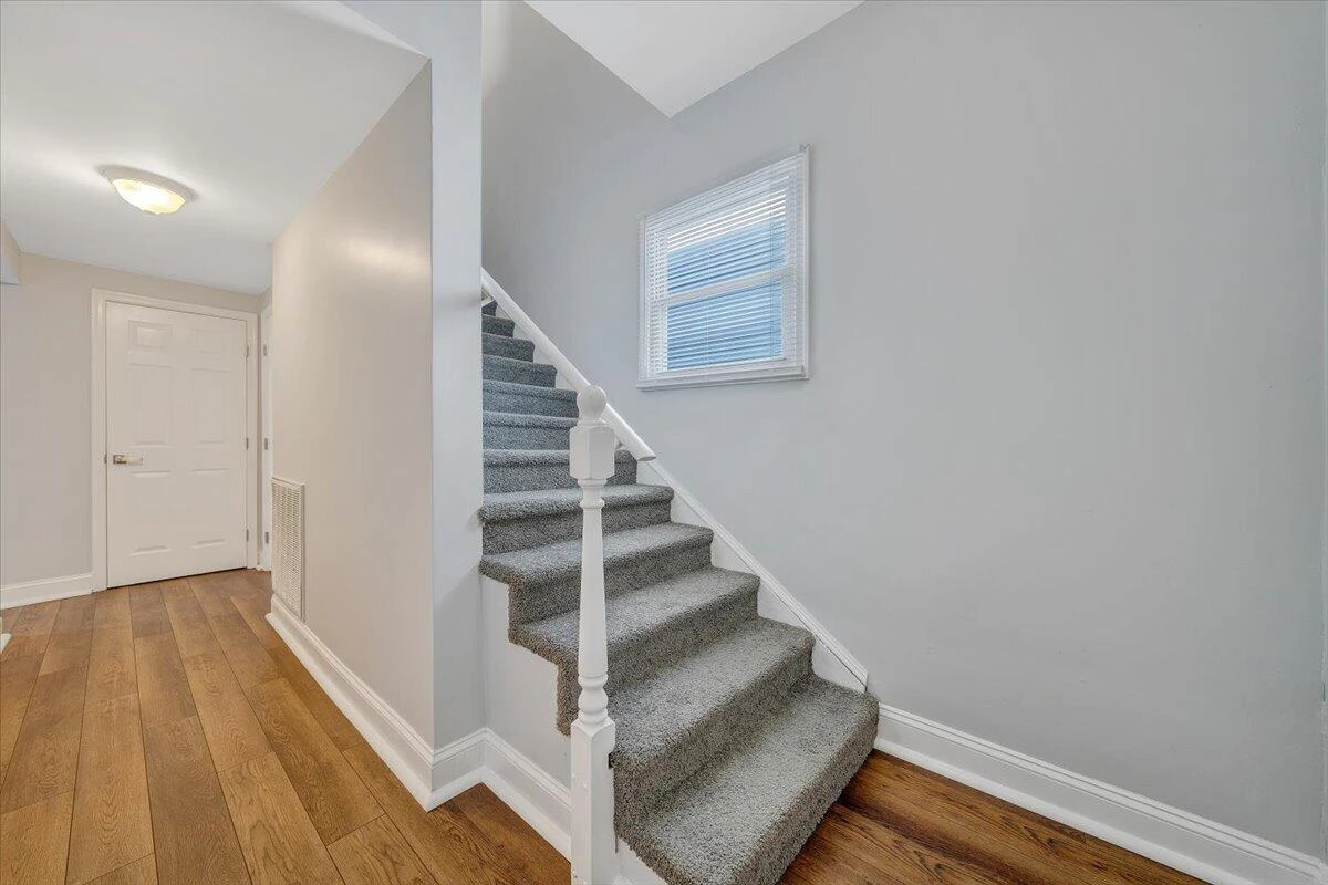 117 16th ST SE - Photo 4