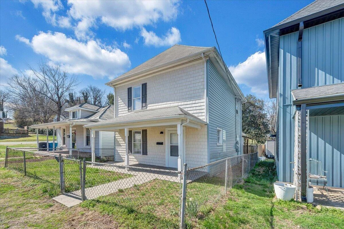 117 16th ST SE - Photo 40