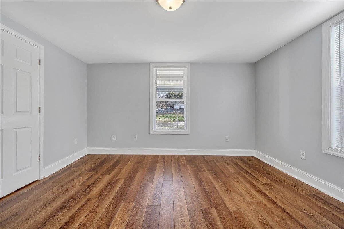 117 16th ST SE - Photo 6