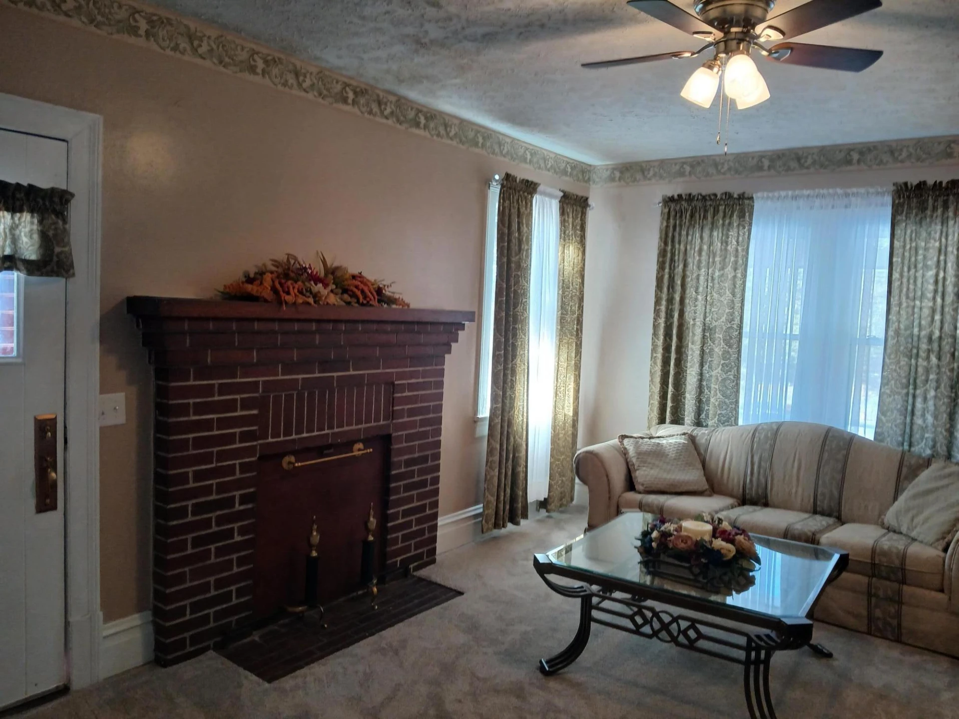 1003 Oakgrove AVE - Photo 8