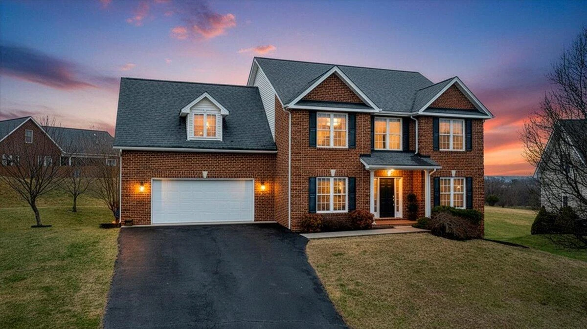 2324 Foxfield LN