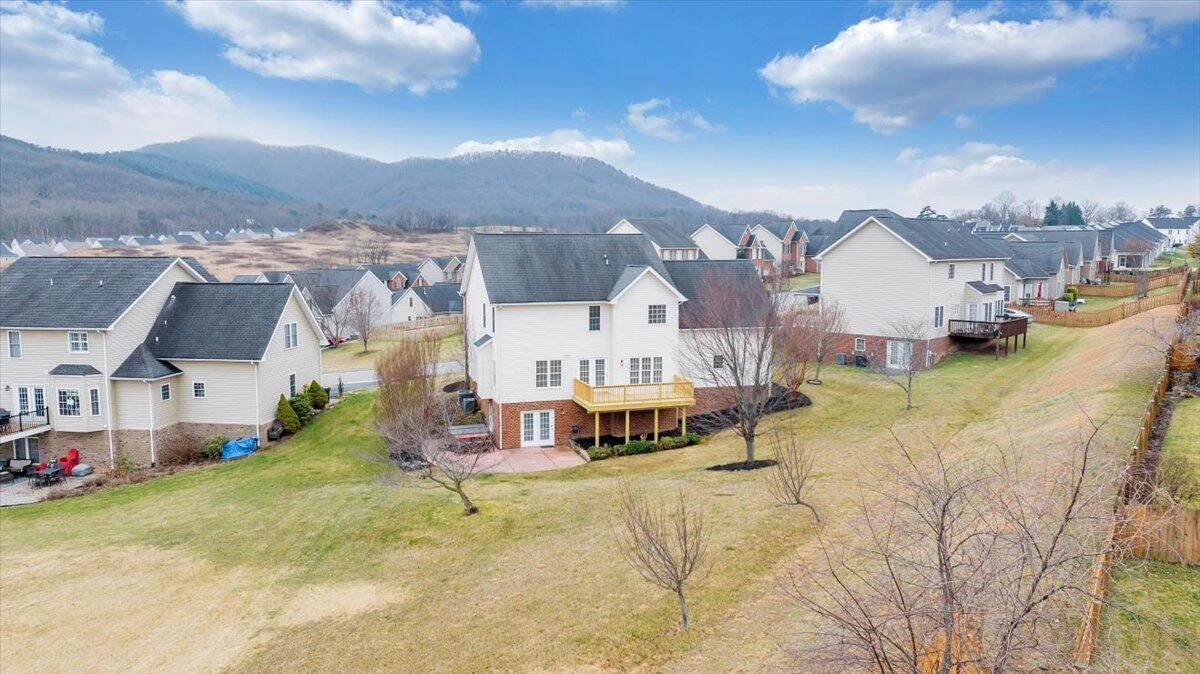 2324 Foxfield LN - Photo 104