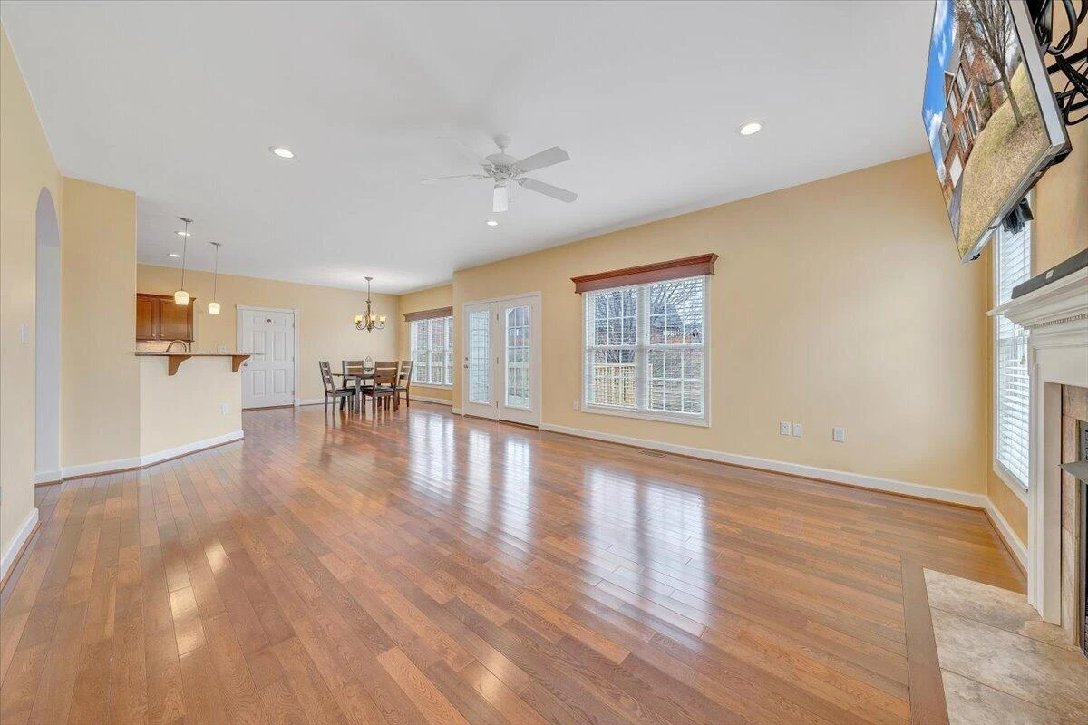 2324 Foxfield LN - Photo 12