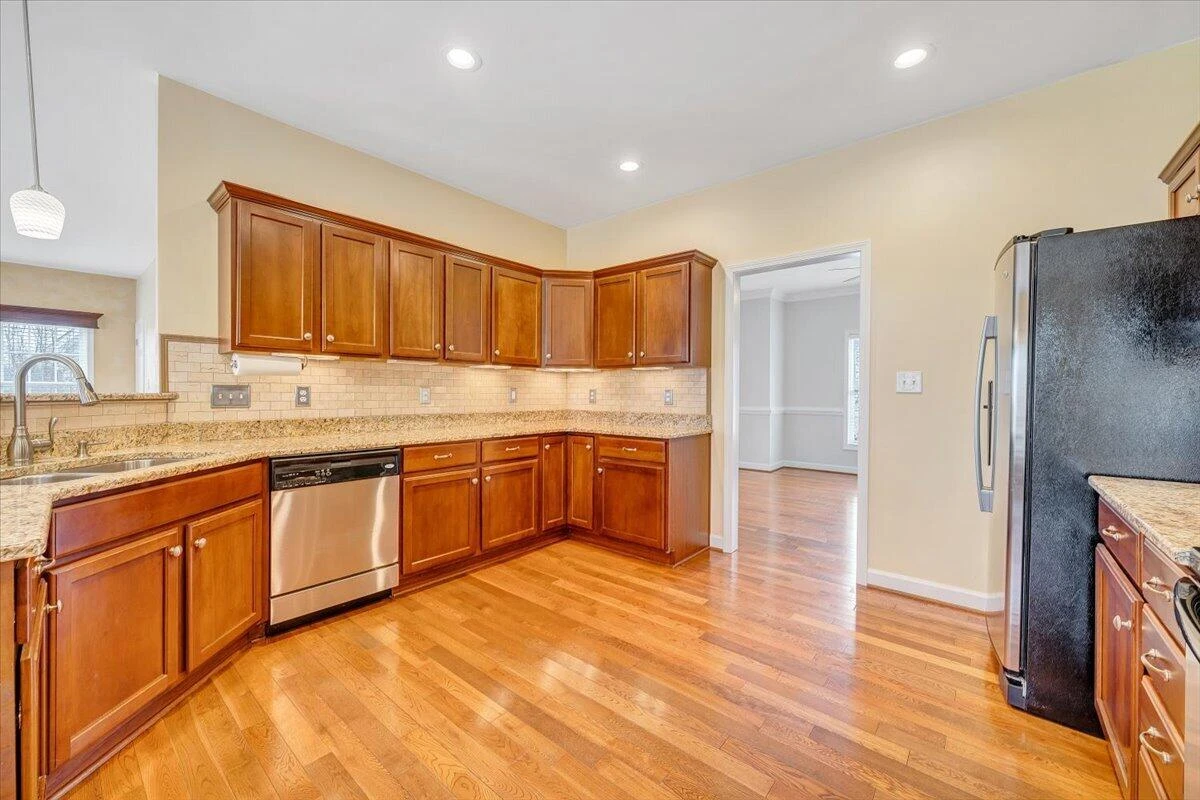 2324 Foxfield LN - Photo 18