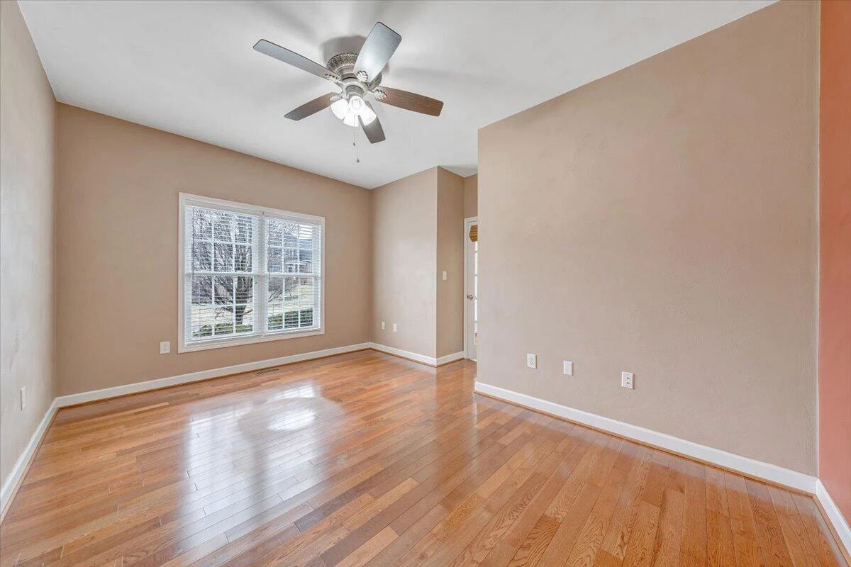 2324 Foxfield LN - Photo 32