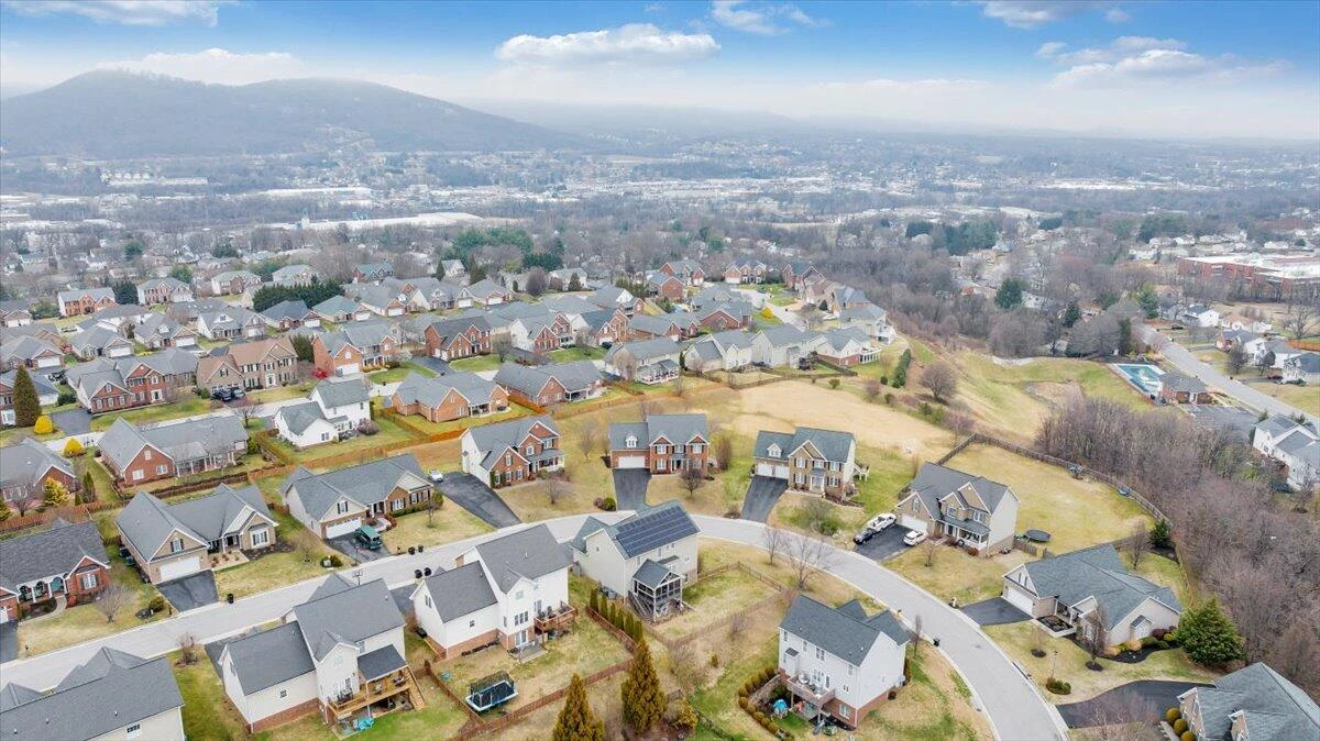 2324 Foxfield LN - Photo 85