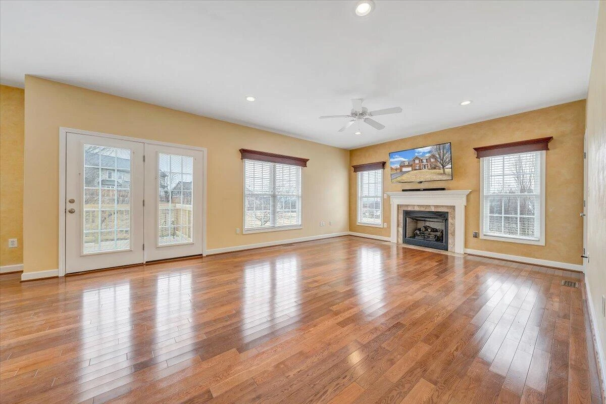 2324 Foxfield LN - Photo 9
