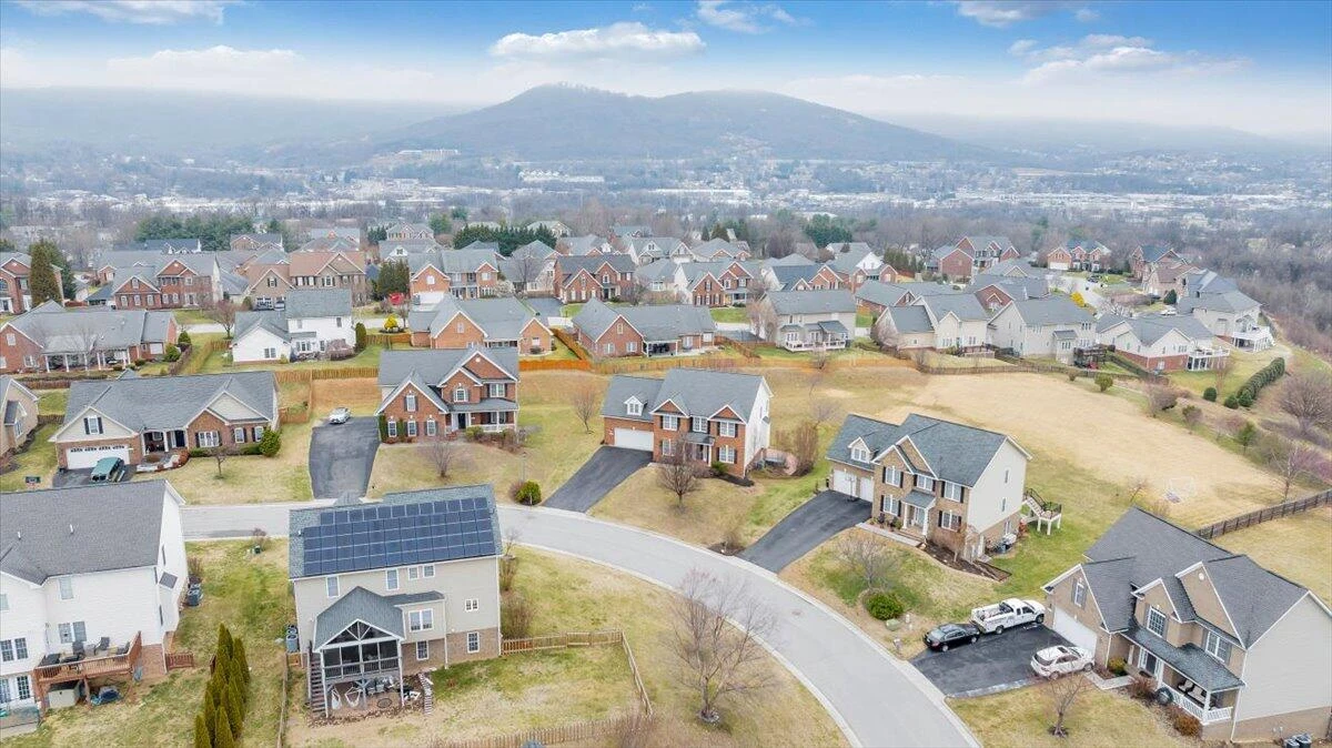 2324 Foxfield LN - Photo 90