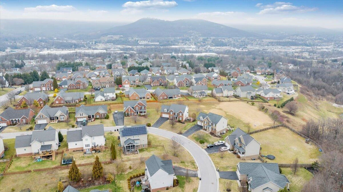 2324 Foxfield LN - Photo 91