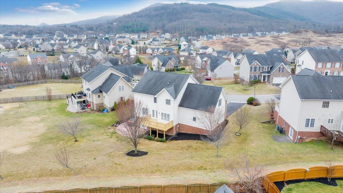 2324 Foxfield LN - Photo 95