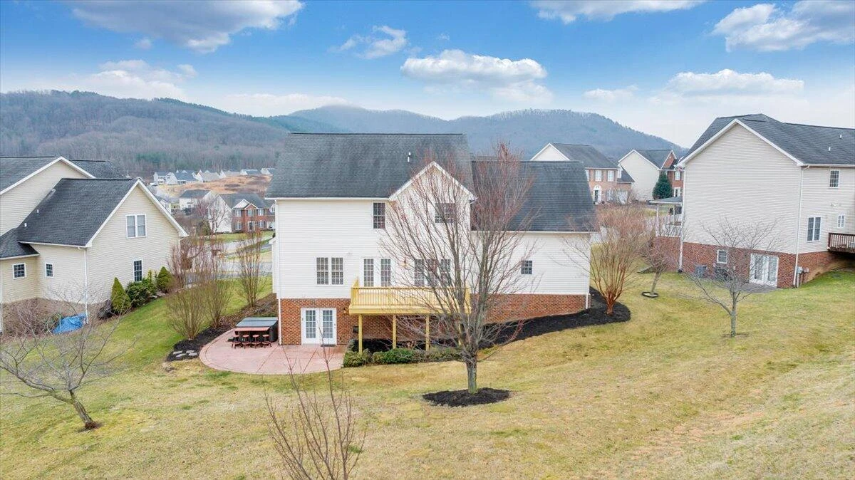 2324 Foxfield LN - Photo 98