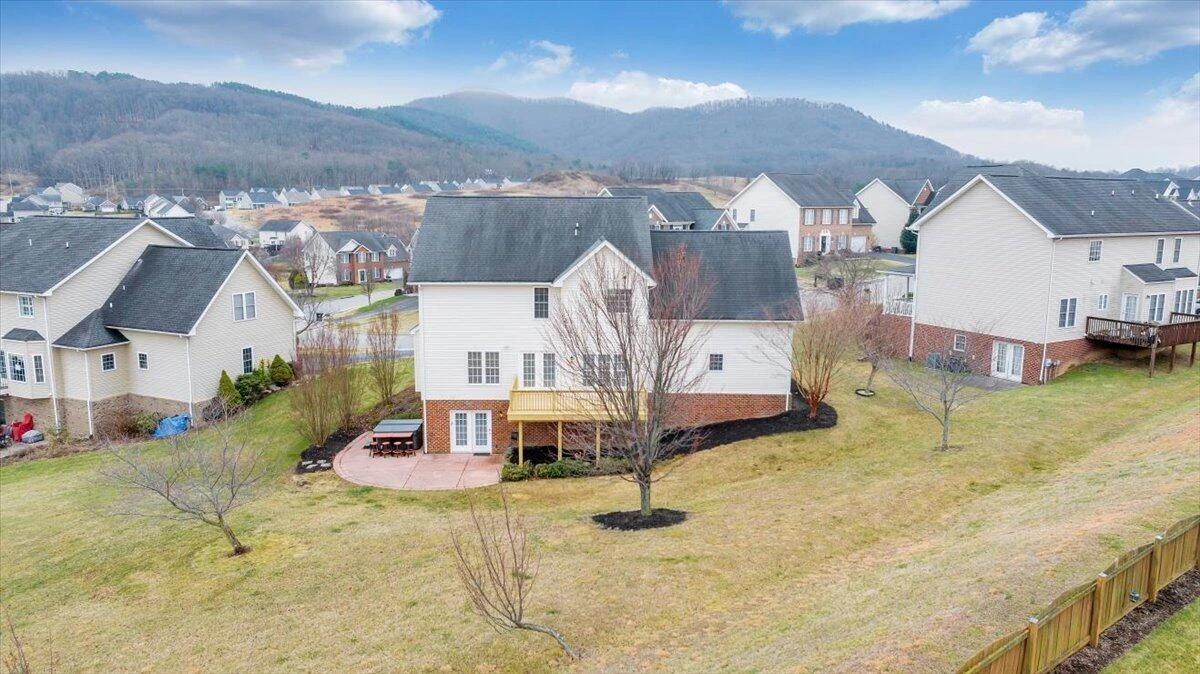 2324 Foxfield LN - Photo 99