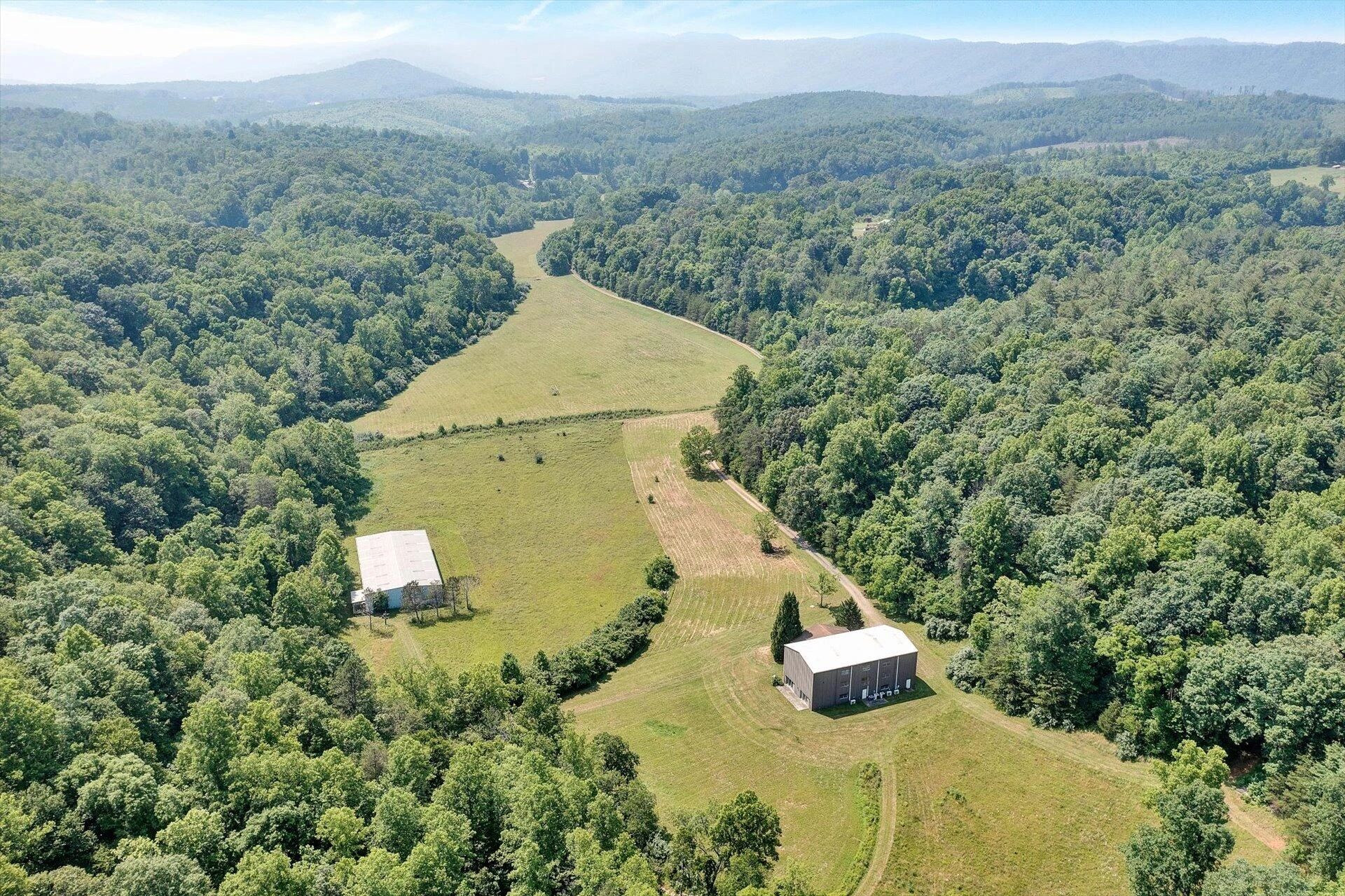 2446 DEER RUN RD - Photo 2