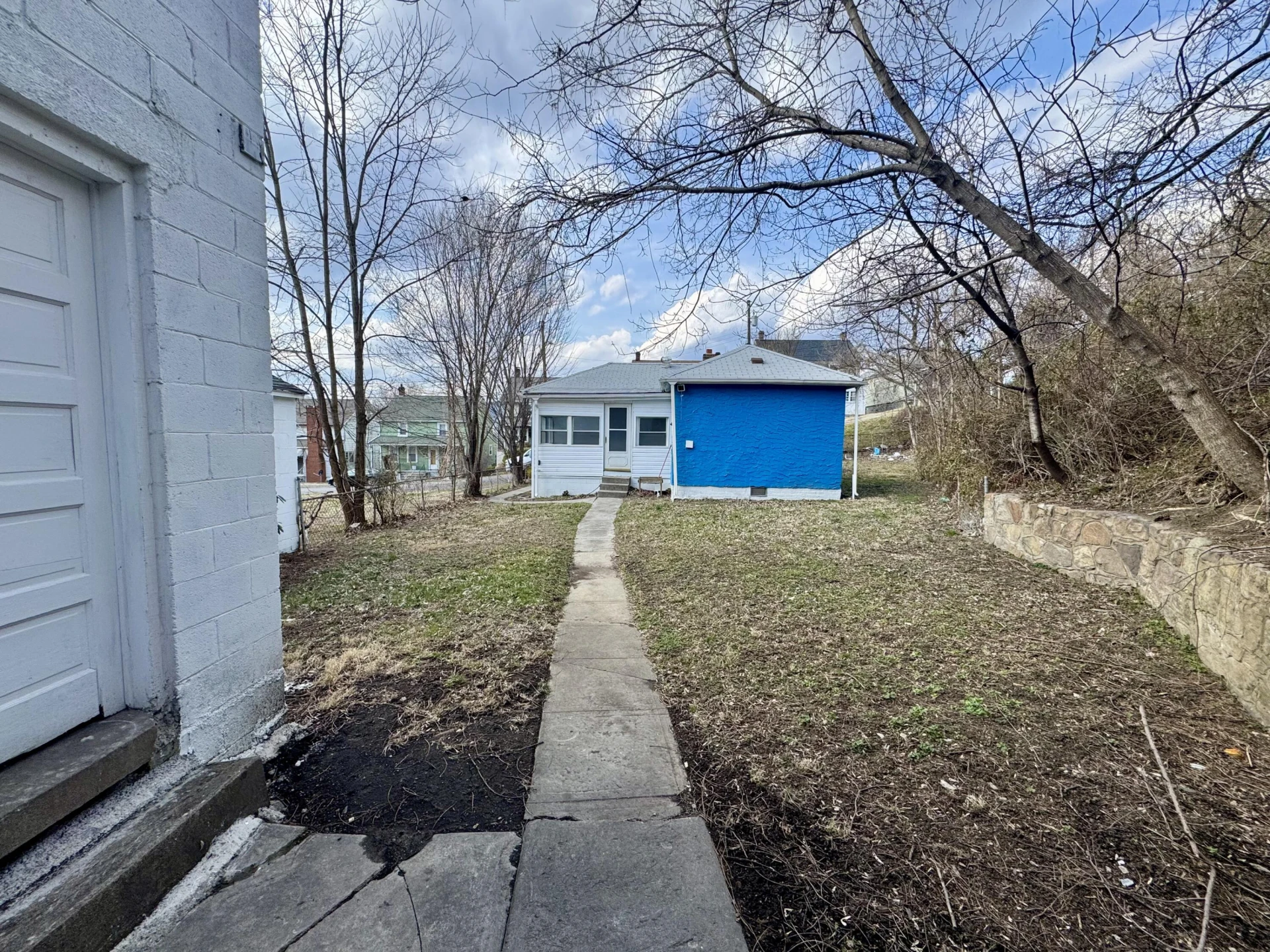 319 E Hazel ST - Photo 19