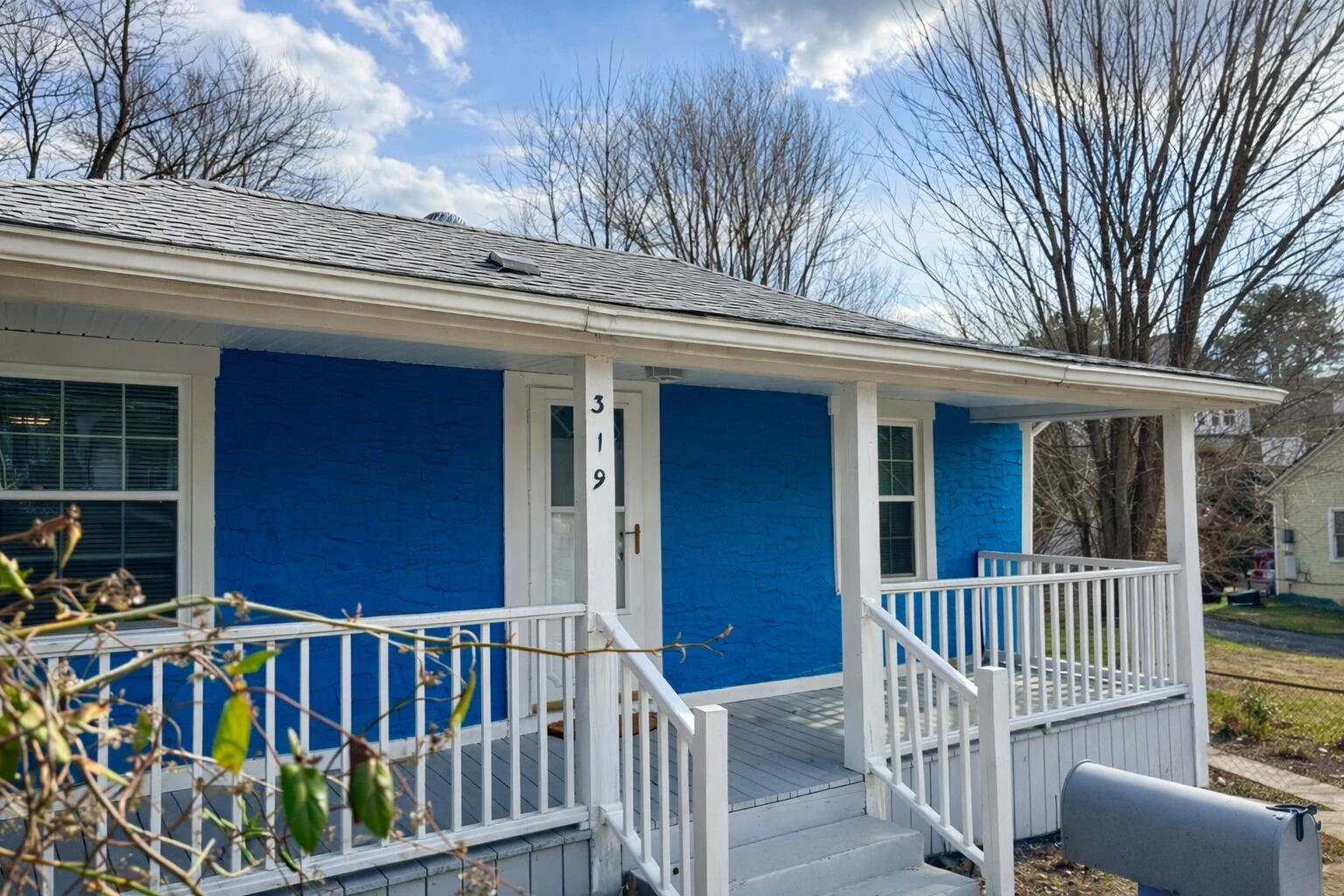 319 E Hazel ST - Photo 2