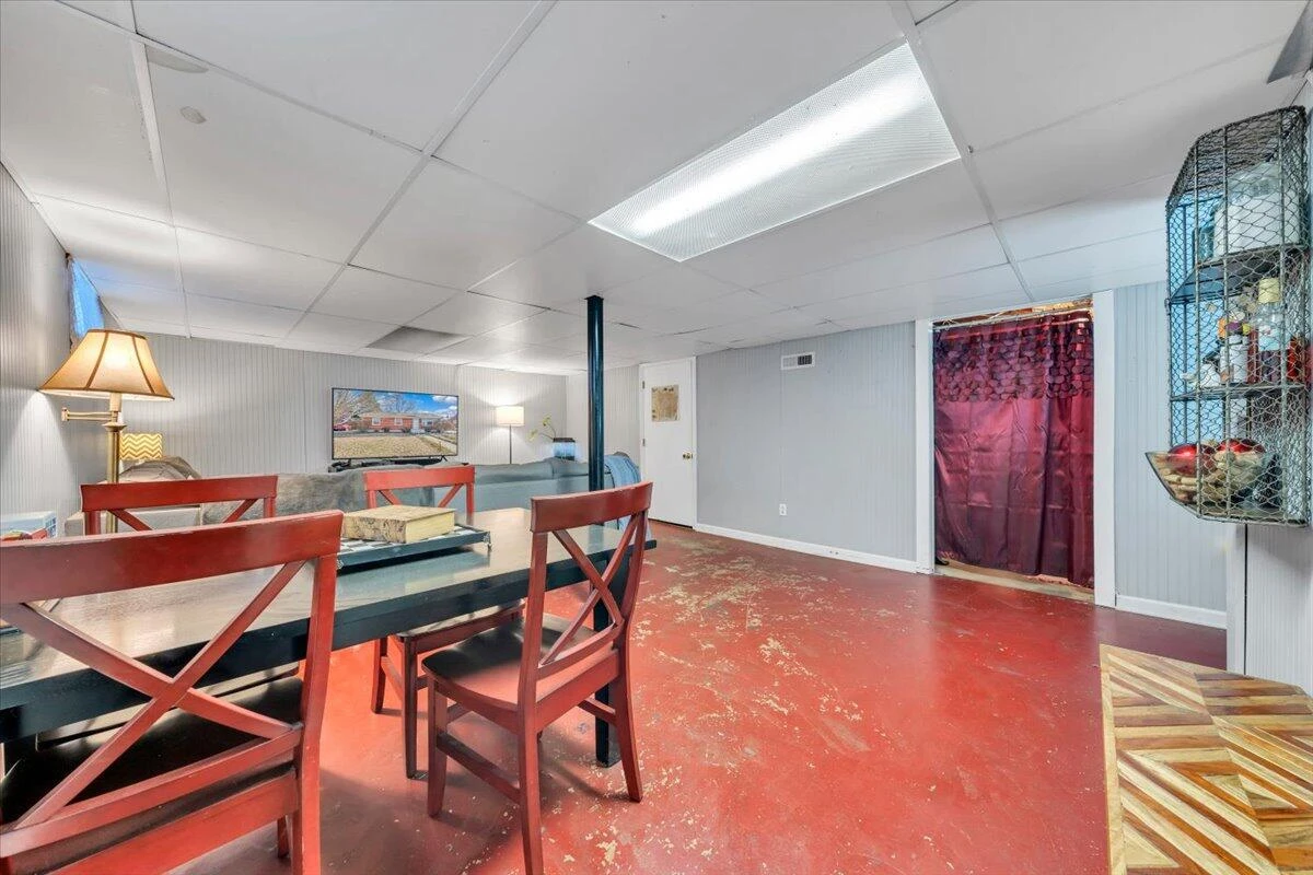 139 Hurst AVE NE - Photo 28