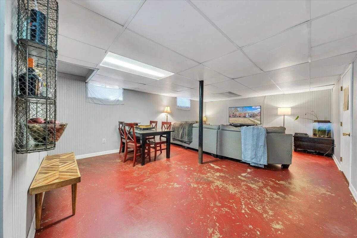 139 Hurst AVE NE - Photo 29