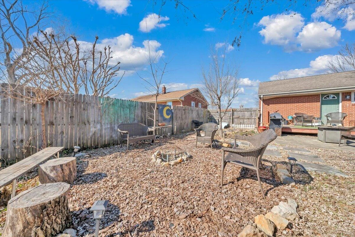 139 Hurst AVE NE - Photo 40