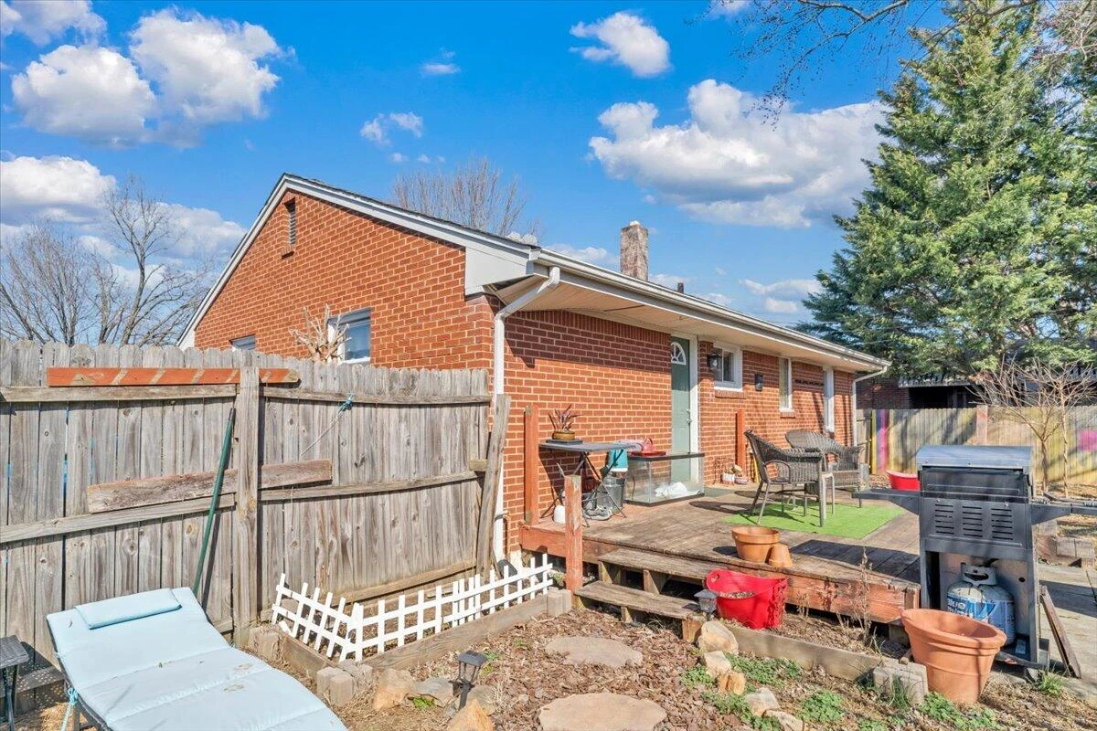 139 Hurst AVE NE - Photo 41