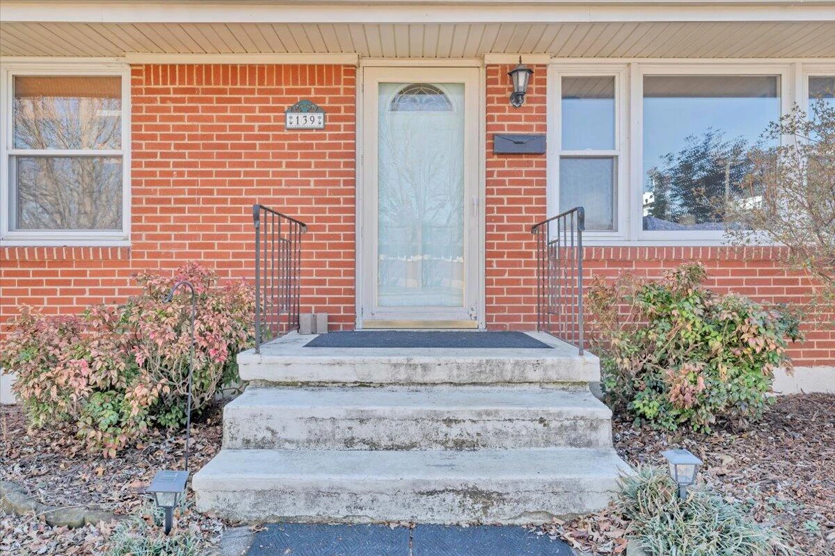 139 Hurst AVE NE - Photo 7