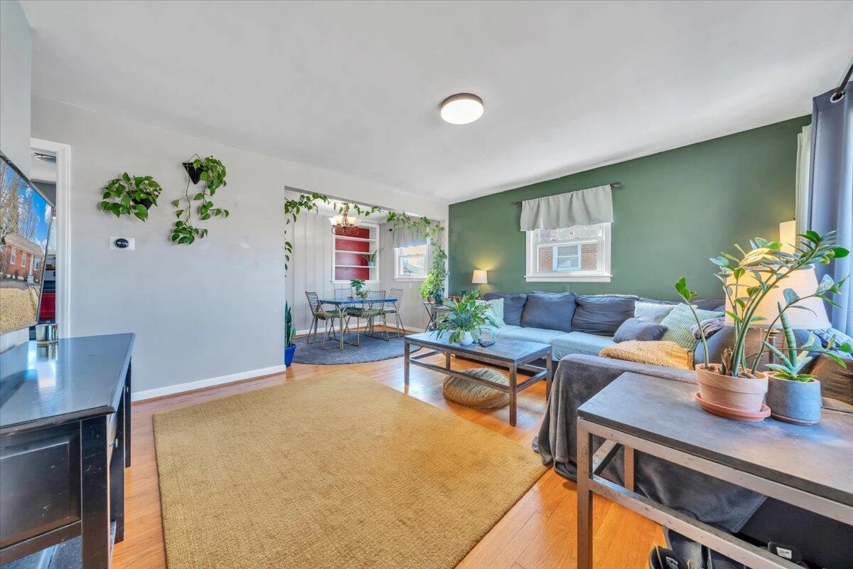 139 Hurst AVE NE - Photo 8