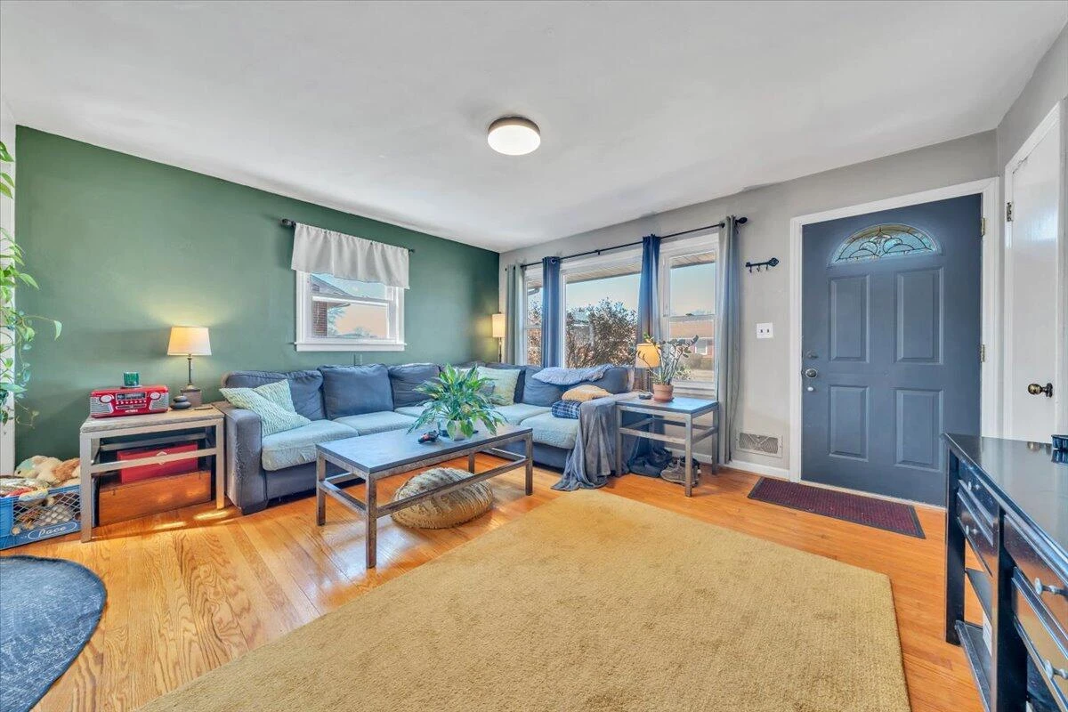 139 Hurst AVE NE - Photo 10