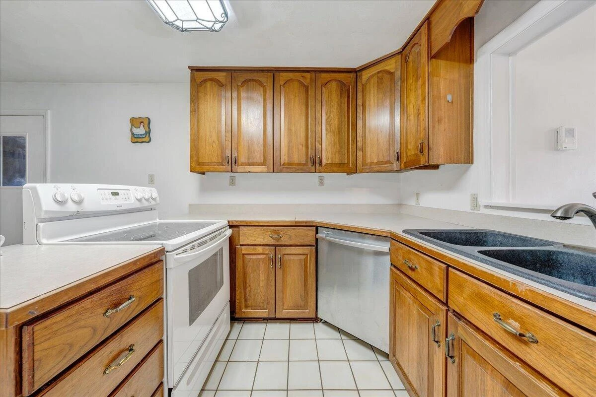 2555 Morgans Mill RD - Photo 20