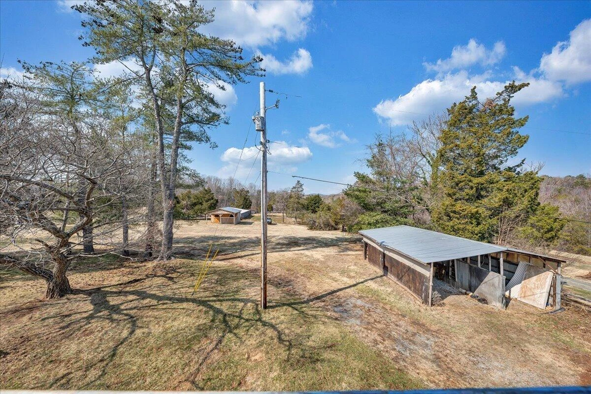 2555 Morgans Mill RD - Photo 40