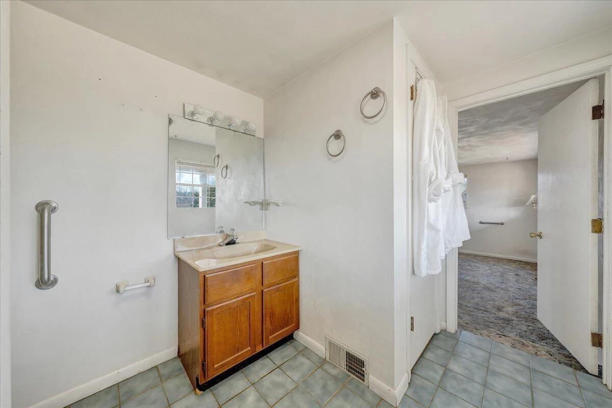 2555 Morgans Mill RD - Photo 42