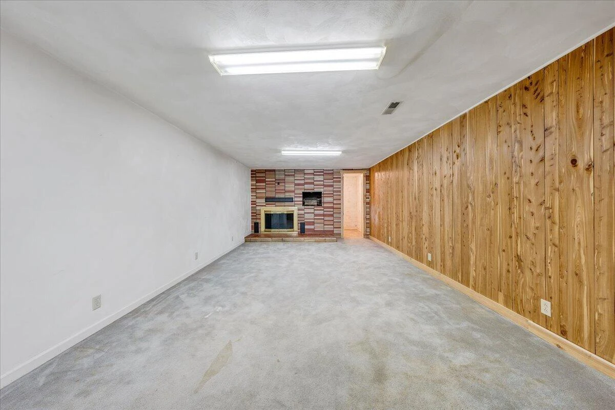 2555 Morgans Mill RD - Photo 45
