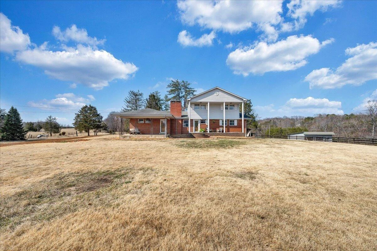 2555 Morgans Mill RD - Photo 54