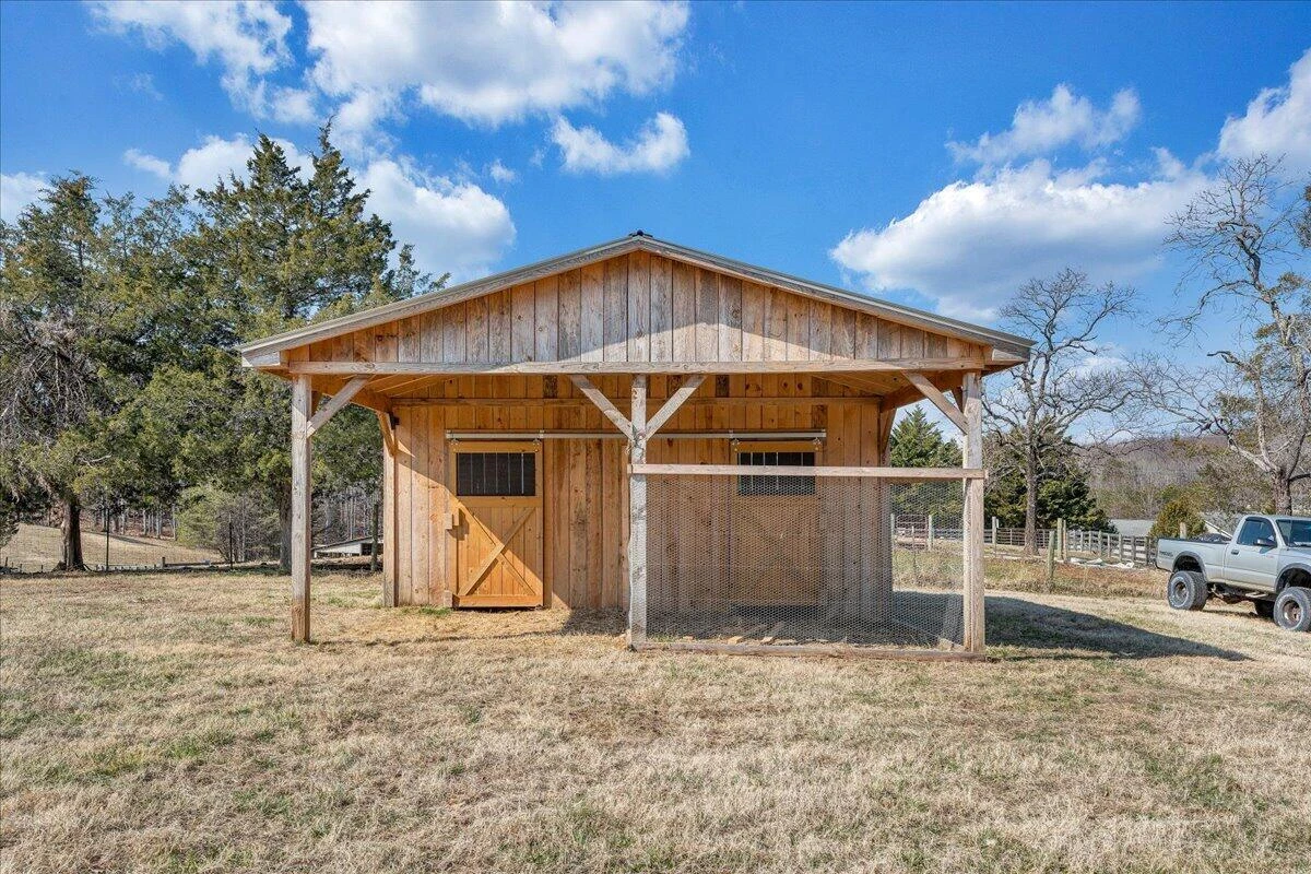 2555 Morgans Mill RD - Photo 62
