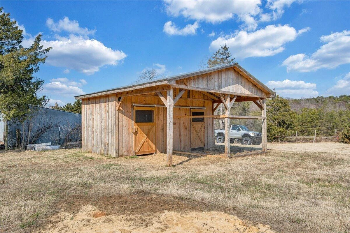 2555 Morgans Mill RD - Photo 63