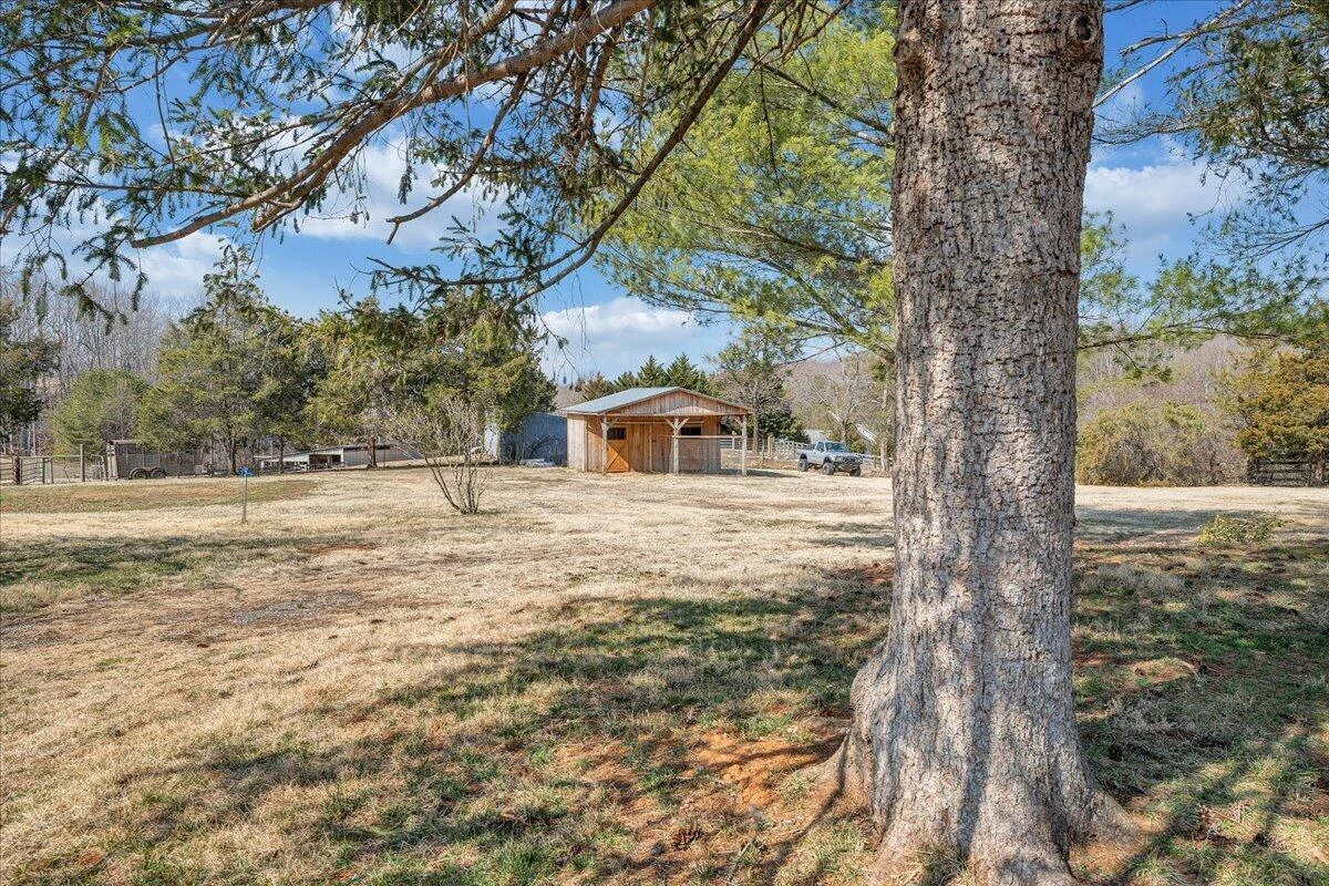 2555 Morgans Mill RD - Photo 67
