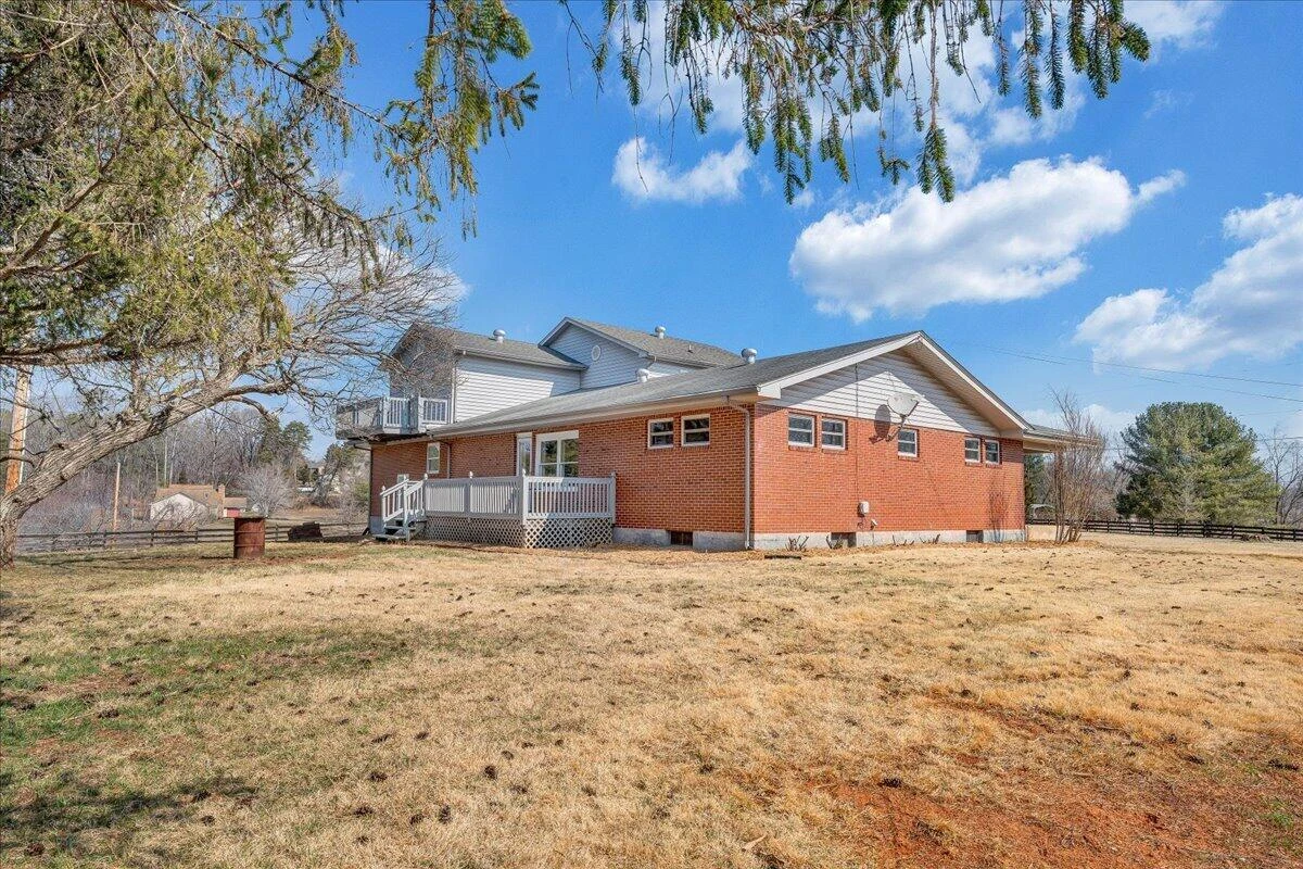 2555 Morgans Mill RD - Photo 68
