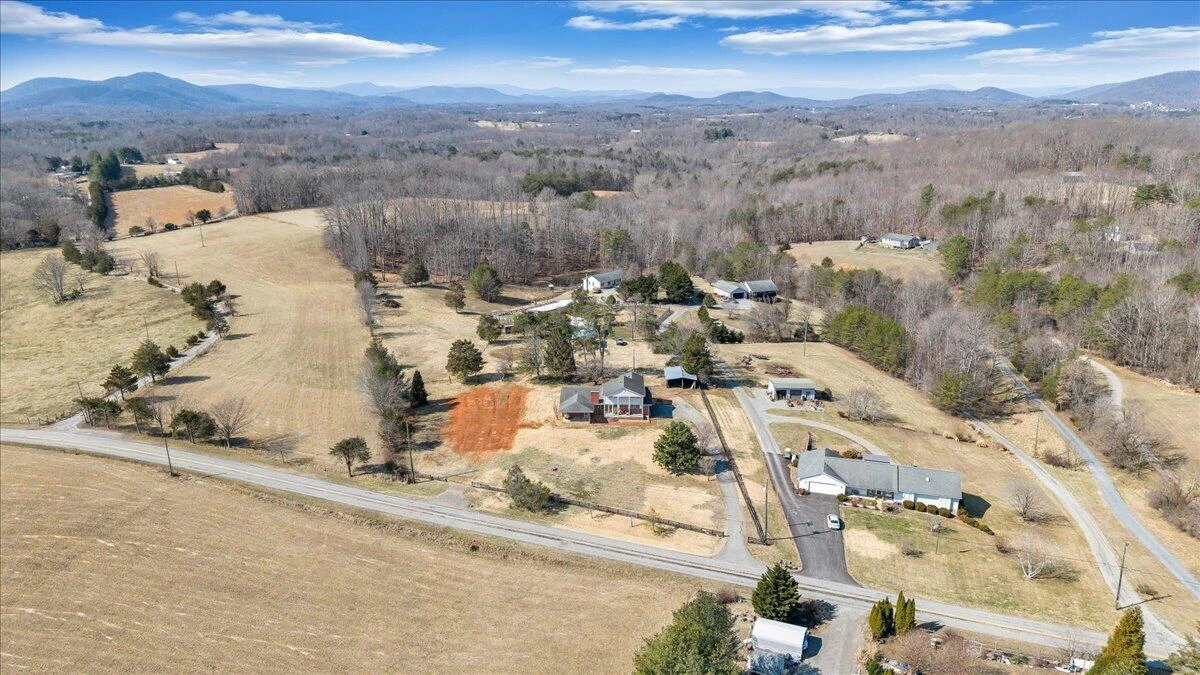 2555 Morgans Mill RD - Photo 71