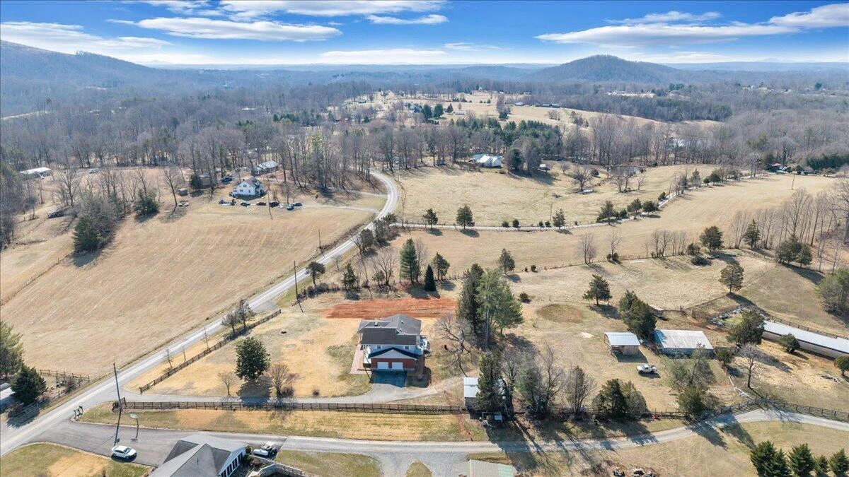 2555 Morgans Mill RD - Photo 74