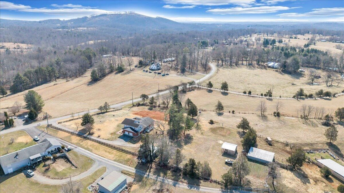 2555 Morgans Mill RD - Photo 75