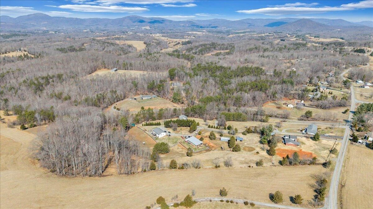 2555 Morgans Mill RD - Photo 77