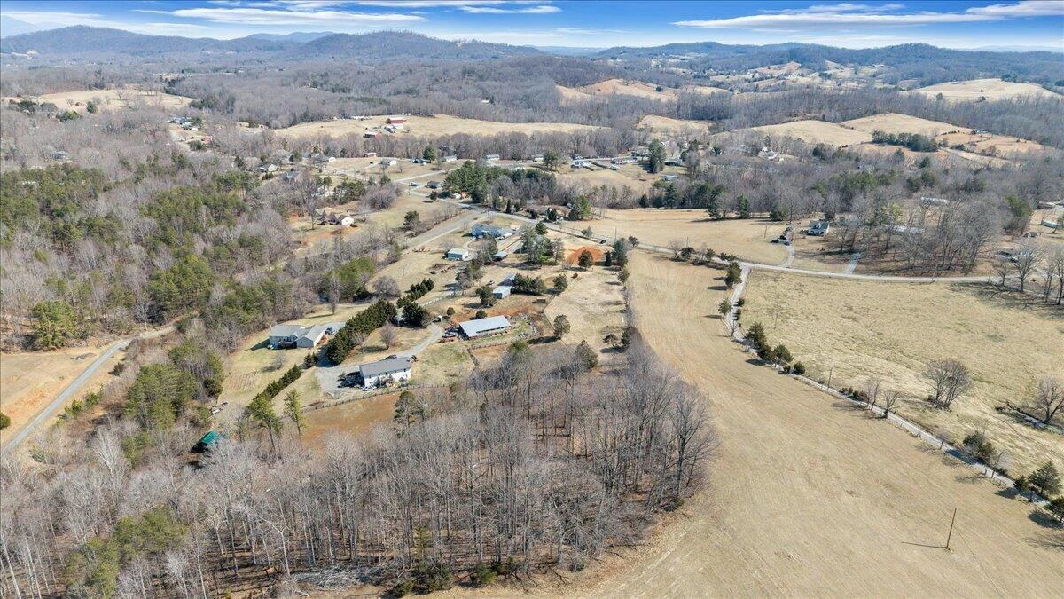 2555 Morgans Mill RD - Photo 78