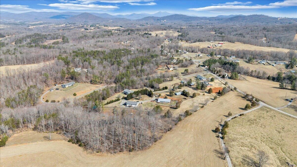 2555 Morgans Mill RD - Photo 80