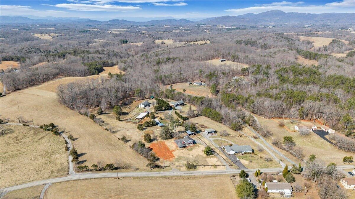2555 Morgans Mill RD - Photo 84