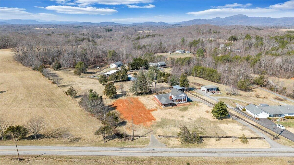 2555 Morgans Mill RD - Photo 86