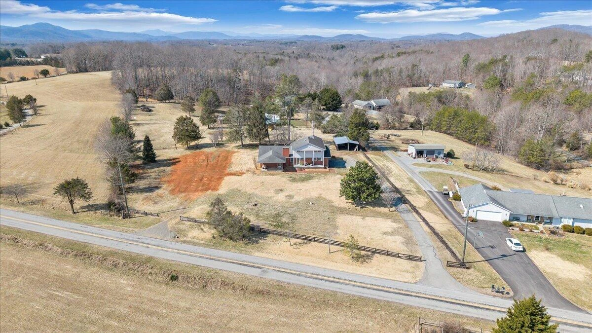 2555 Morgans Mill RD - Photo 87