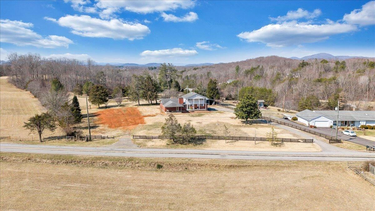 2555 Morgans Mill RD - Photo 90