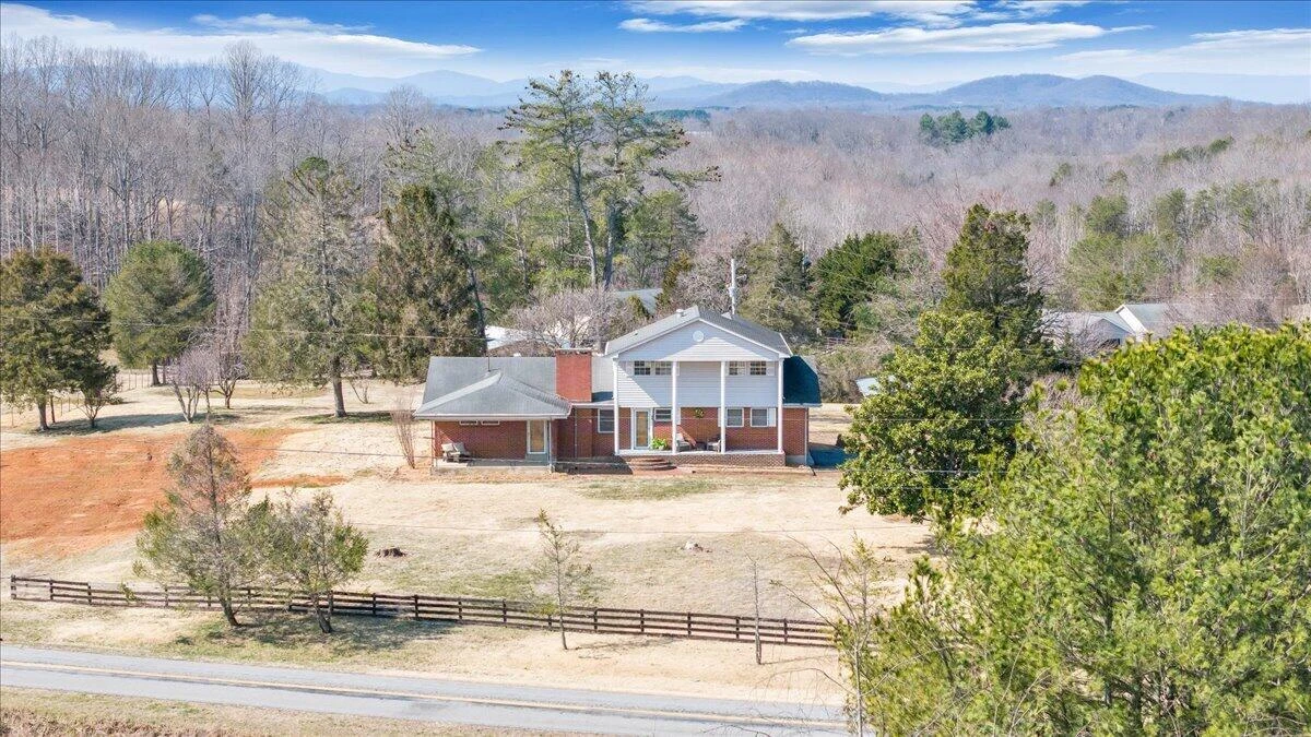 2555 Morgans Mill RD - Photo 95