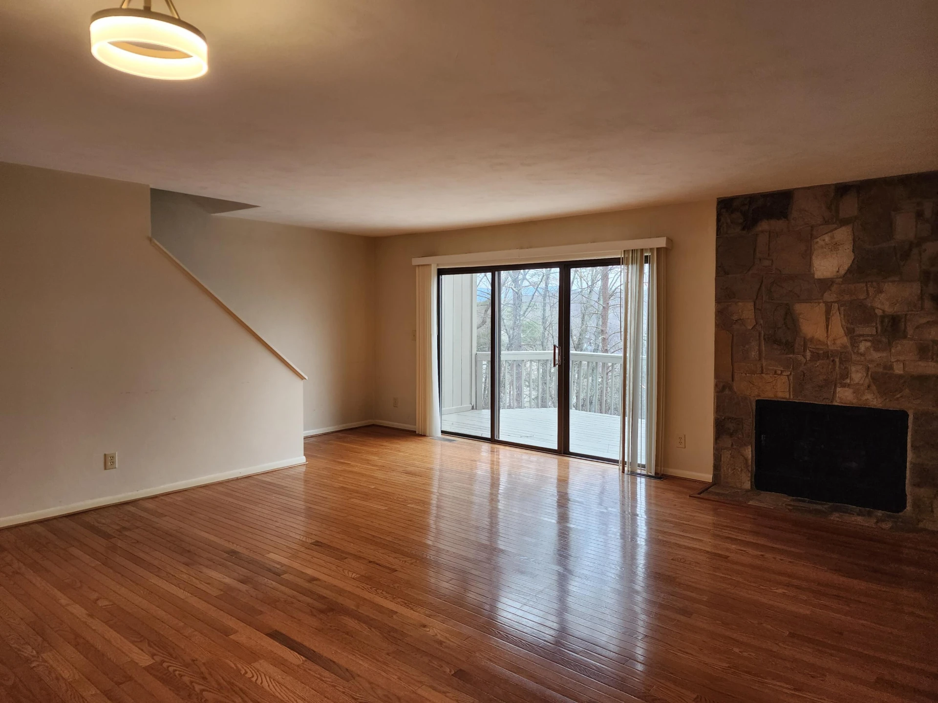 3363 Londonderry LN - Photo 3