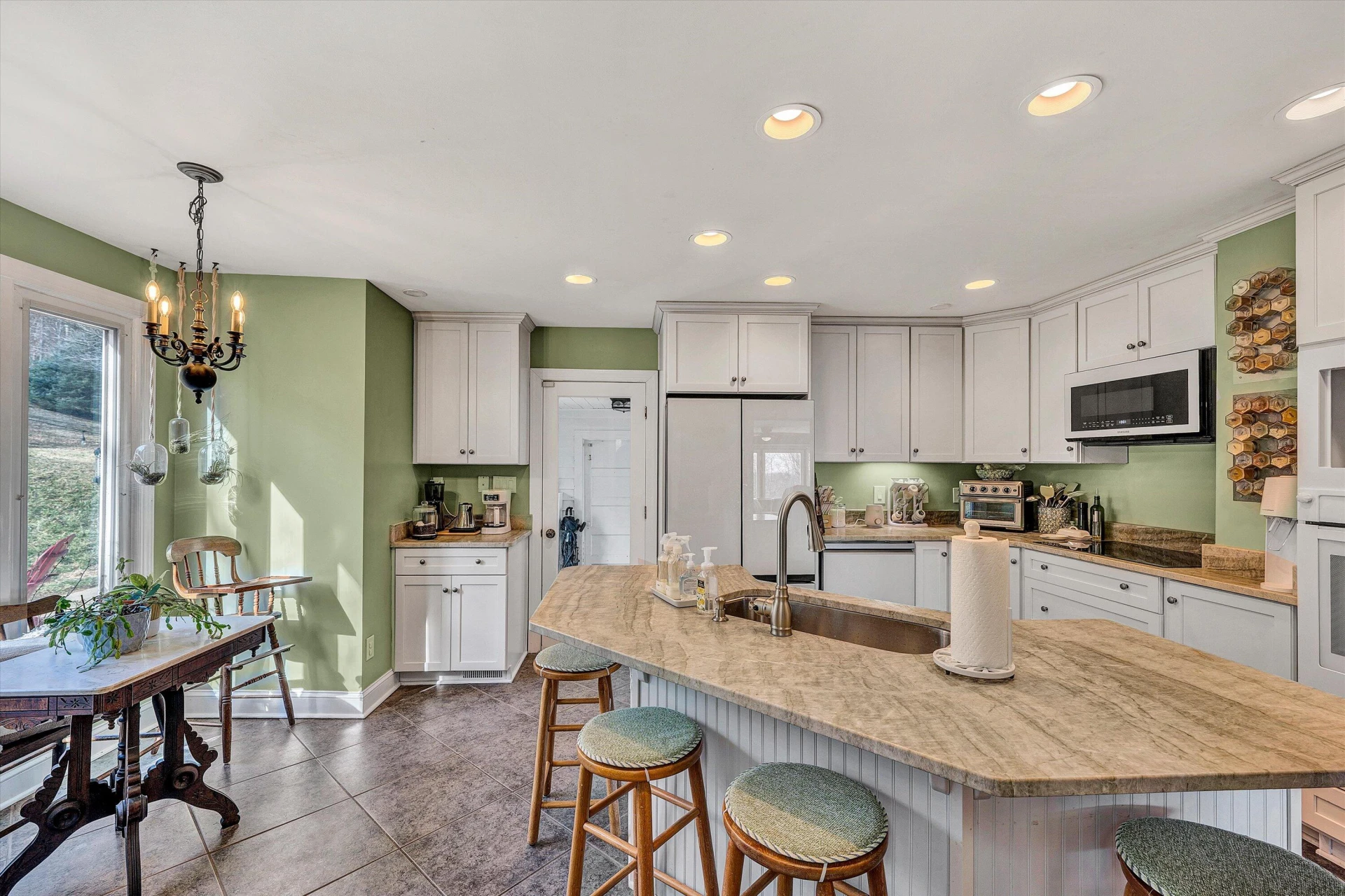 8340 Poplar Springs LN - Photo 11