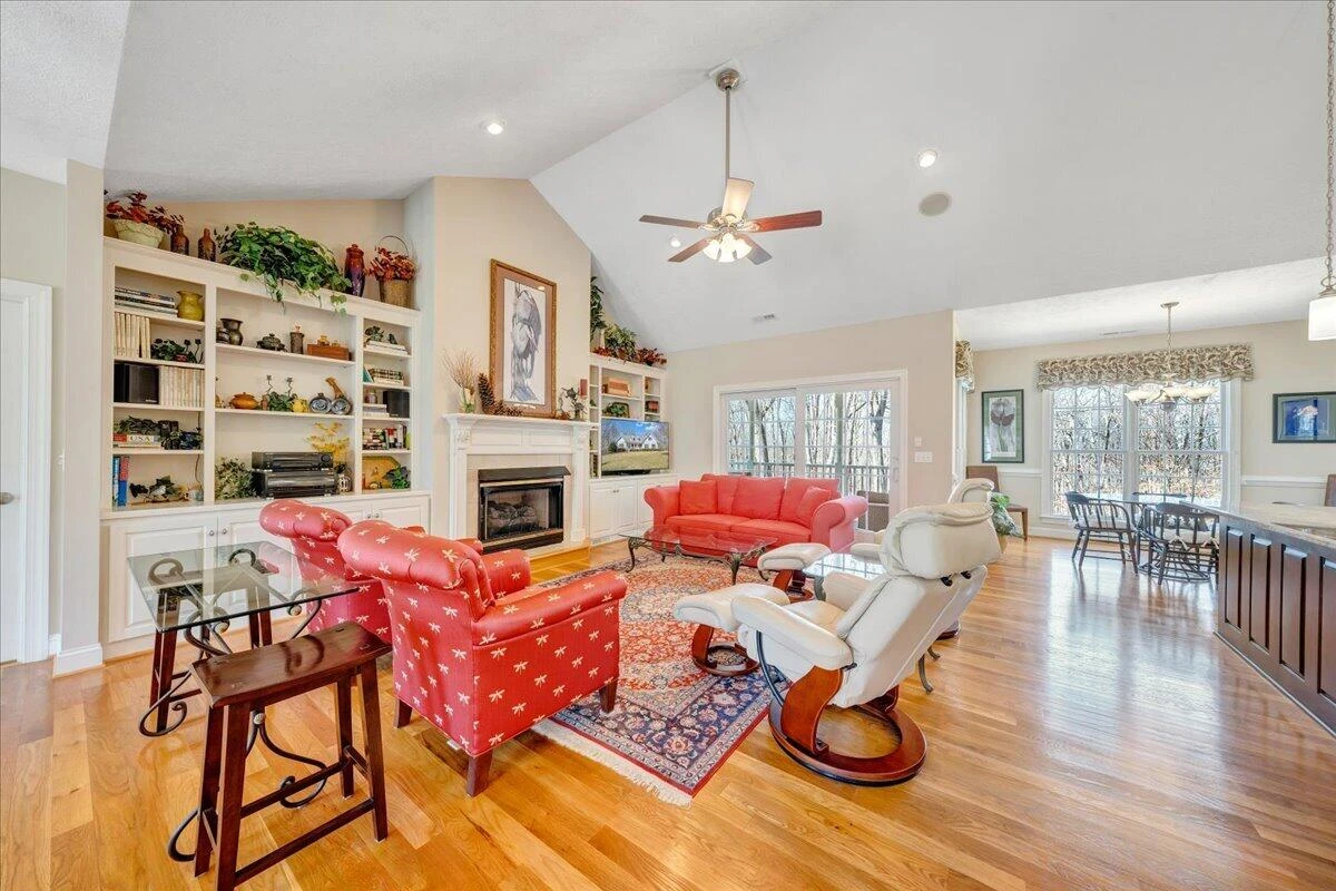335 Camellia PL - Photo 9