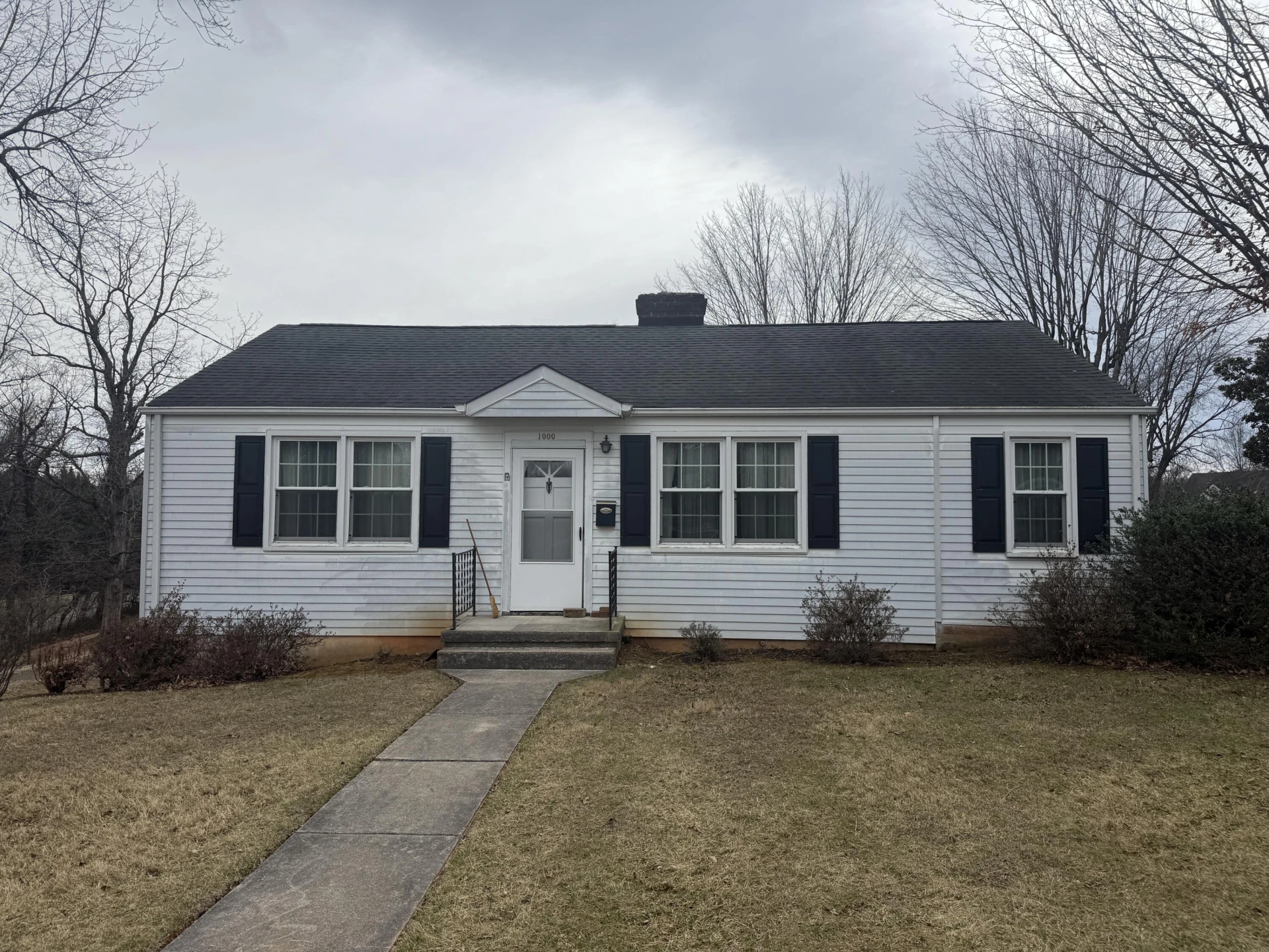 1000 Laurel ST